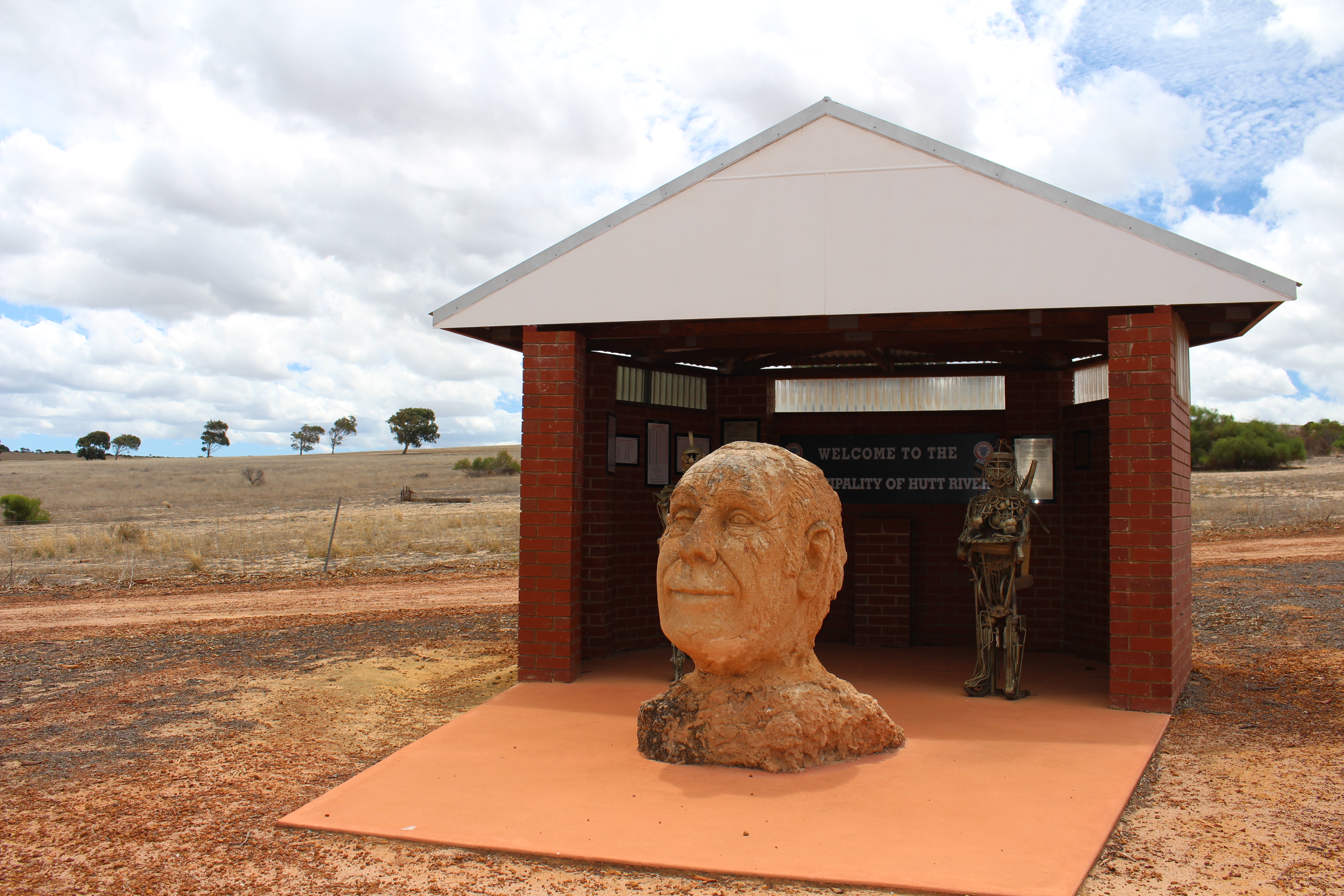 prince-leonard-sculpture
